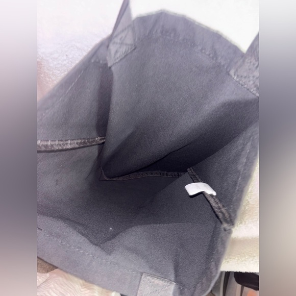 PRIDE CANVAS TOTE โค๏ธ๐งก๐๐๐๐ - Picture 4 of 4